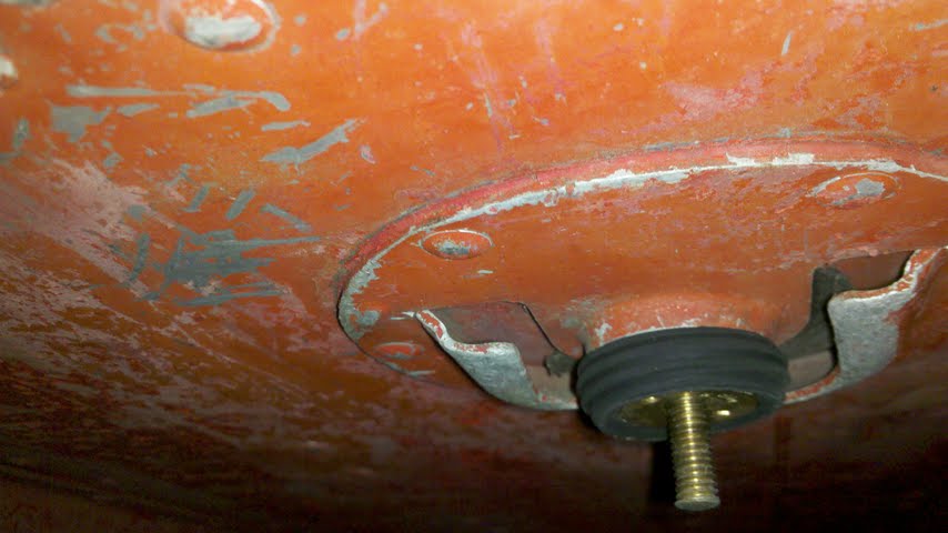 boat plug bottom.jpg